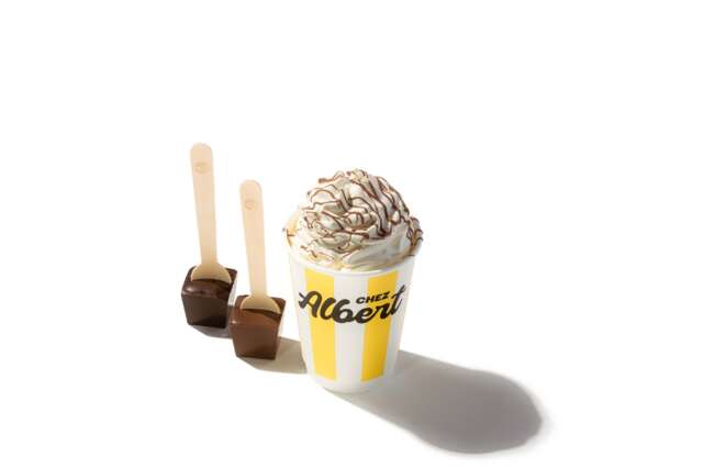 CHEZALBERT HOTDRINKS Hot Chocolate Whipped Cream Dark Milk BIG